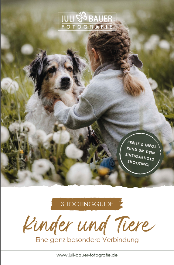 Juli Bauer Fotografie: Girl with dog in field, "Kinder und Tiere
